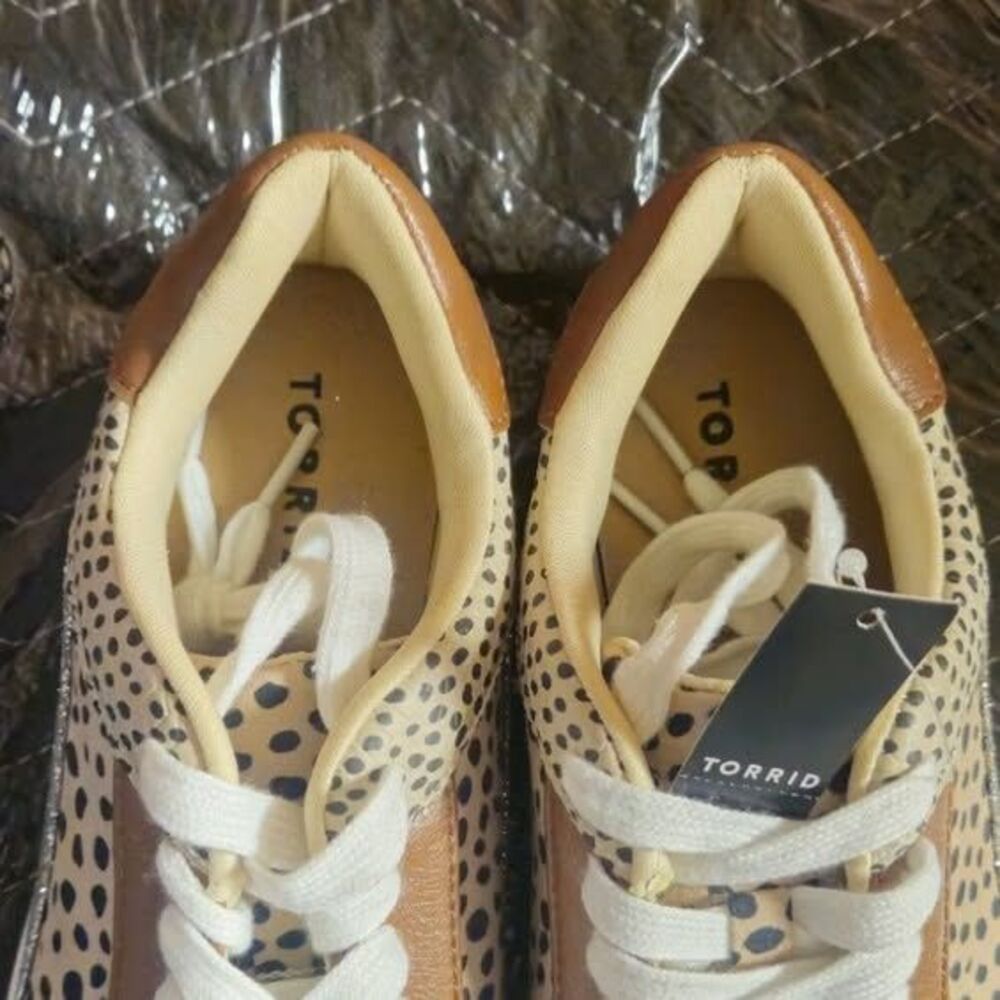 Torrid Animal Print Sneakers  Size 6  Spotted Brown Leather Trim Silver Sparkle